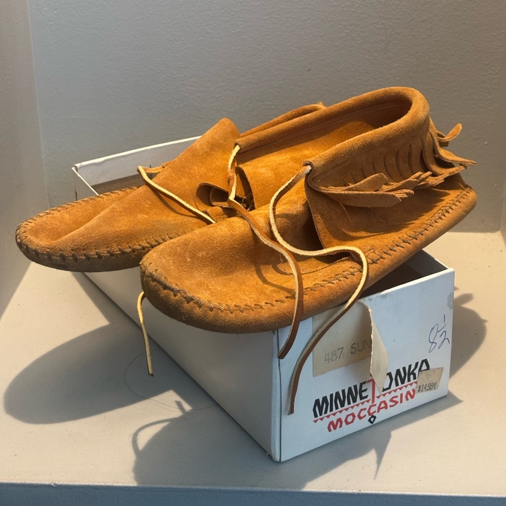 Vintage 1980s MINNETONKA Moccasin slip on suede bootie shoe 8.5 festival boho